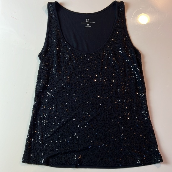 🥂🍾NEW YORK & COMPANY BLACK SEQUIN TOP SIZE SMALL🥂🍾 - Picture 10 of 13
